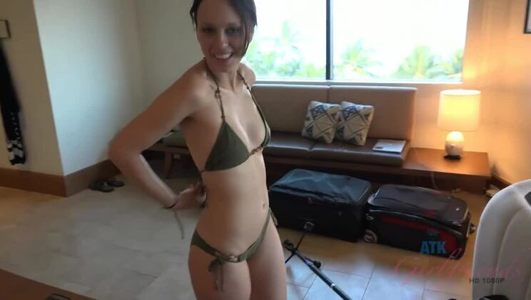 Jade Nile Gets Creampie in Her Hairy Pussy - POV Fuck