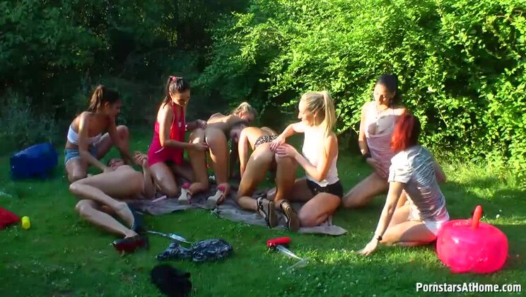 Oil and Toys Lesbian Group - Rachel, Jenny, Victoria Outdoor Thrill