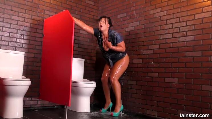 Milf Aisha Bahadur's Gloryhole Adventure Ends in Facial