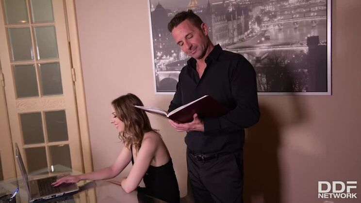 Shaved Brunette Lilit Sweet Enjoys Double Penetration