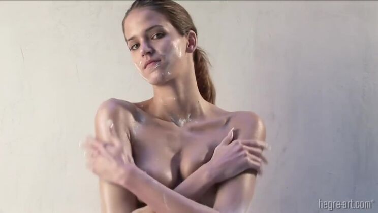 Silvie Frozen Czech Solo with Bush