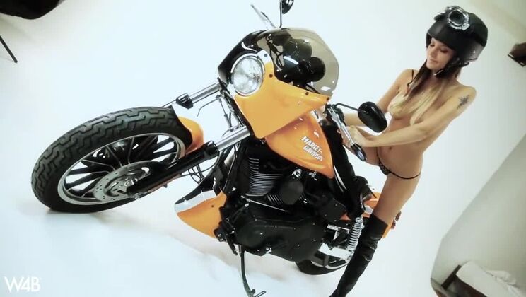 Clover's Sexy Tattooed Body