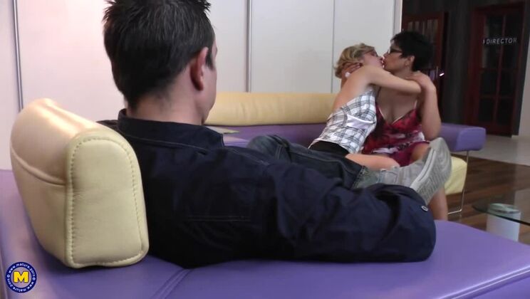 Lesbian Mature Women Enjoy a Threesome with Facial