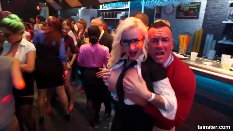 Brunette Babes Suzy Rainbow & Ani Black Fox in Wild Detention Sex