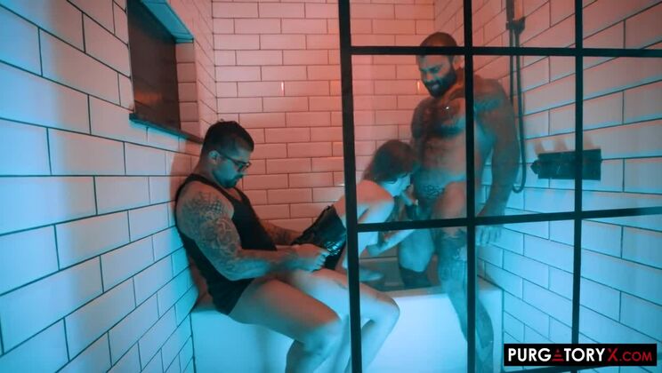 Eden Ivy in a Mantis Threesome Fuck