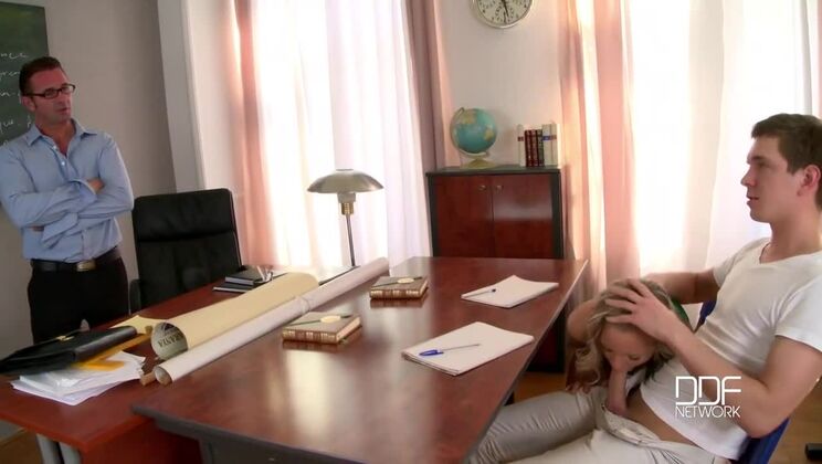 Deepthroat Queen Vanda Lust Goes to College