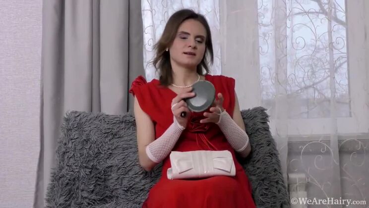 Hairy Pique Dame Strips for Fun