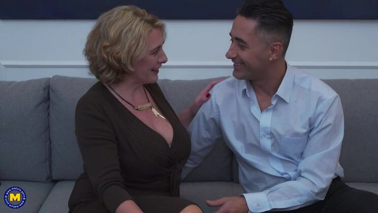 Camilla's Squirting and Anal Creampie Night