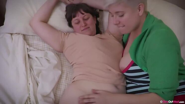 Blonde Big Boobs Charlee & Violette Anal Cuddles