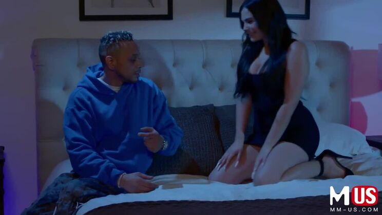 Violet Starr - Big Tits, Brunette Beauty