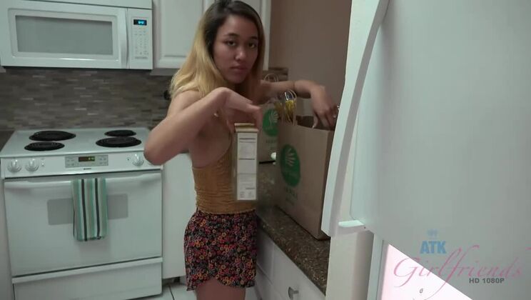 Beach Lovin' with Asian Aria Skye - Amateur POV