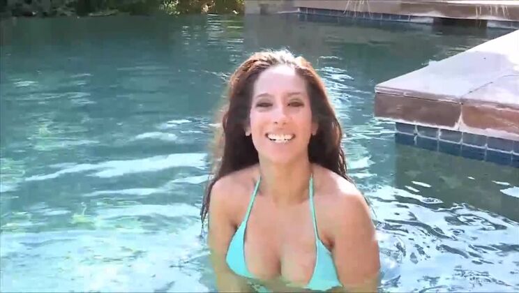 Sultry Texas Teen Caught on Camera