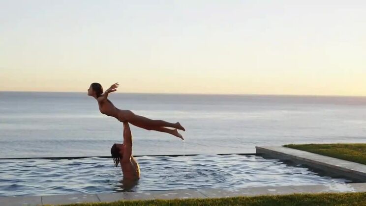 Ballerinas Give Young Jessica a Beautiful Handjob