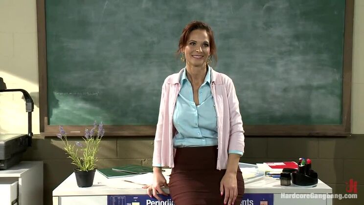 Students Fuck Hot MILF Teacher Syren Demer