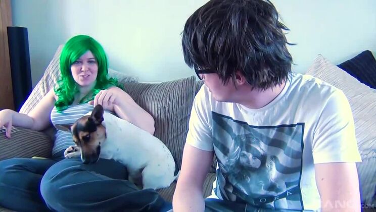 Tattiana's Big Tits Blowjob to Nerd