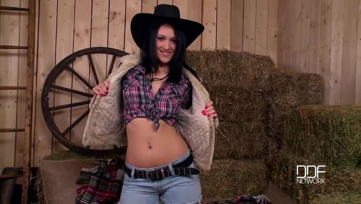 Gaping and Ready - Betty