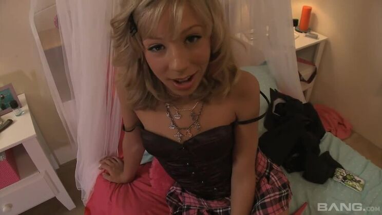 Chastity Lynn: Deepthroat and Facial Cum in POV