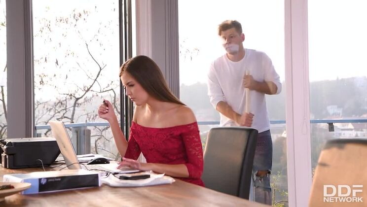 Brunette Cindy Shine Licks Pussy