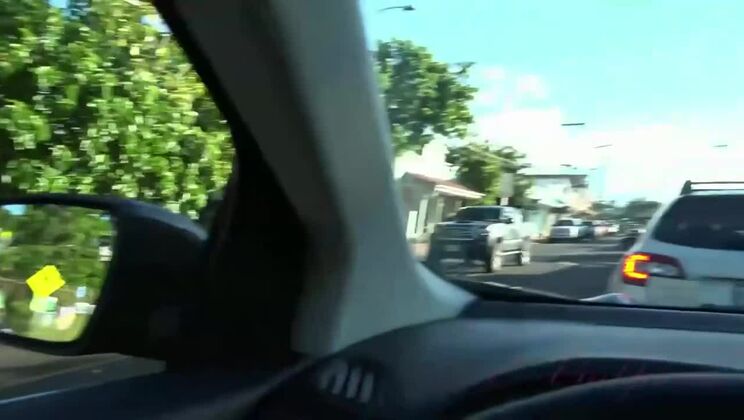 Brunette Niki's Handjob Fun