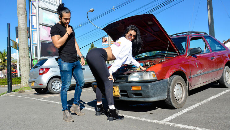 Cassandra's Latina Lingerie Encounter with Mario