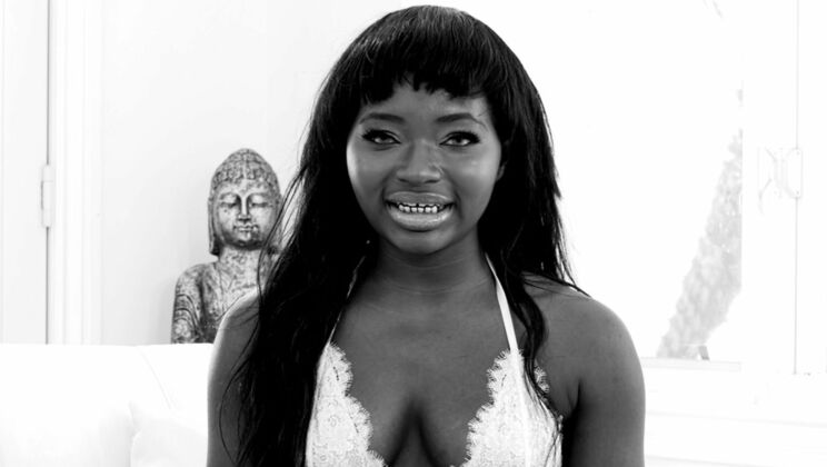 Behind The Scenes with Ebony Noemie