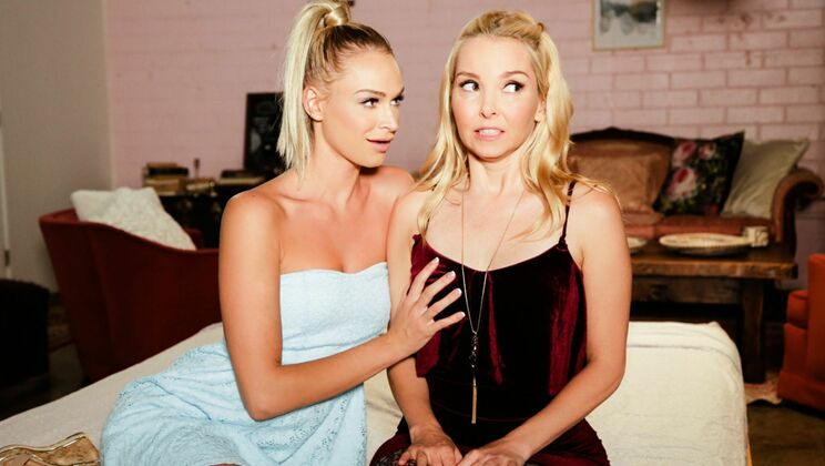 Naturally Gifted: Emma Hix's Pussy Licking