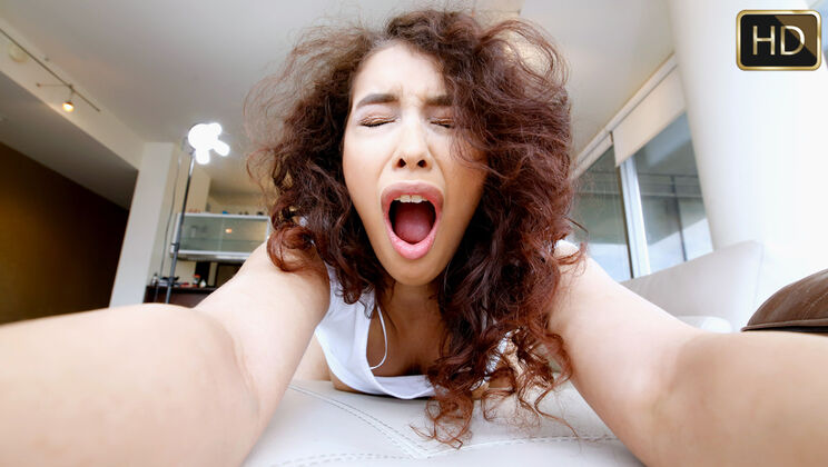 Curious Teen Ebony Kitty Foxxx Gets Sex