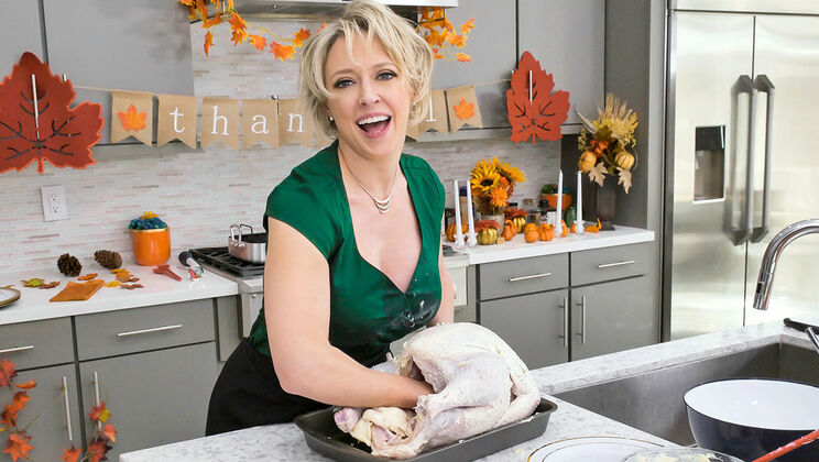 MILF Dee Williams' Thanksgiving Surprise
