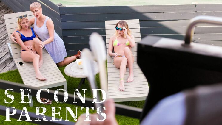 Stepfamily Sex With Blonde Teen And Her Stepmom