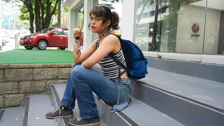 Alt Girl Loves Mario Leon