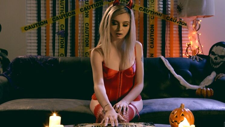 Sexy Young Couple - Halloween Treat