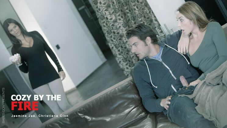 Girlfriend Experience: Cozy Threesome