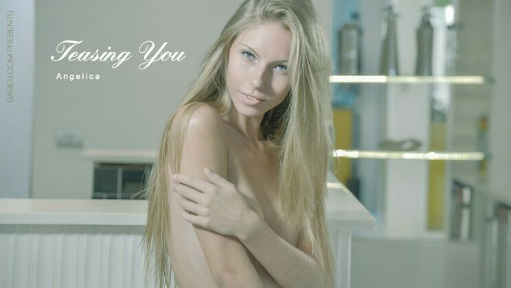 Blonde Angelica’s Wild Masturbation