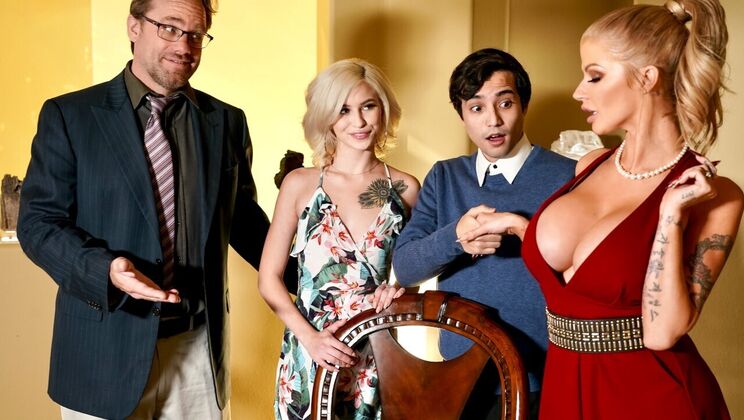 Lesbian Footplay with Joslyn James