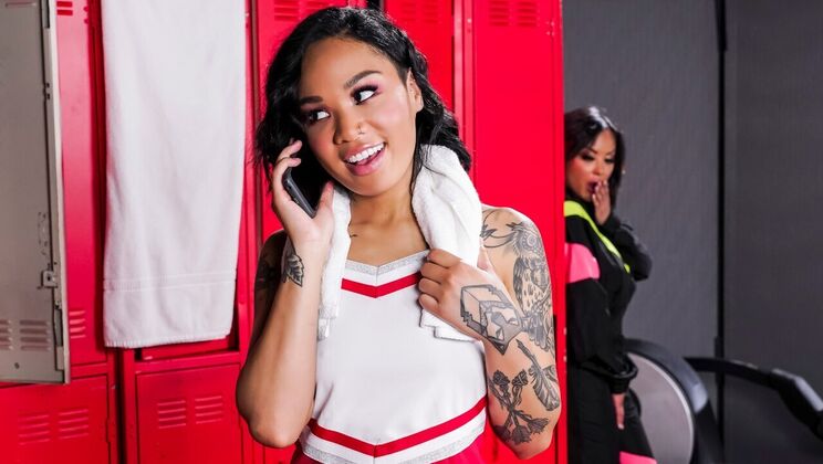 Honey Gold Fucks Kaylani Lei in the Locker Room