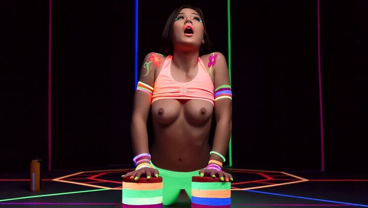 Johnny Sins Shines Bright with Kendra Spade