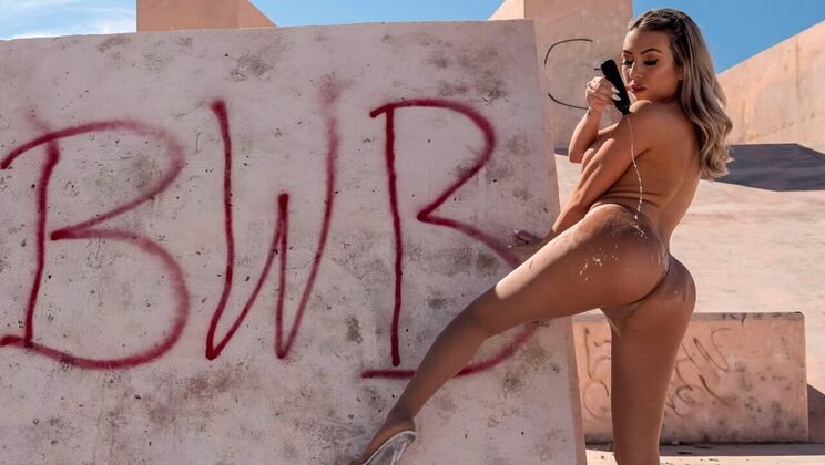 Outdoor Sex In Heels