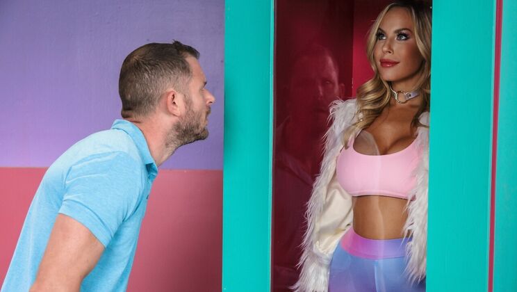 Shaved and Oiled: Olivia Austin's Sexy Gonzo Session