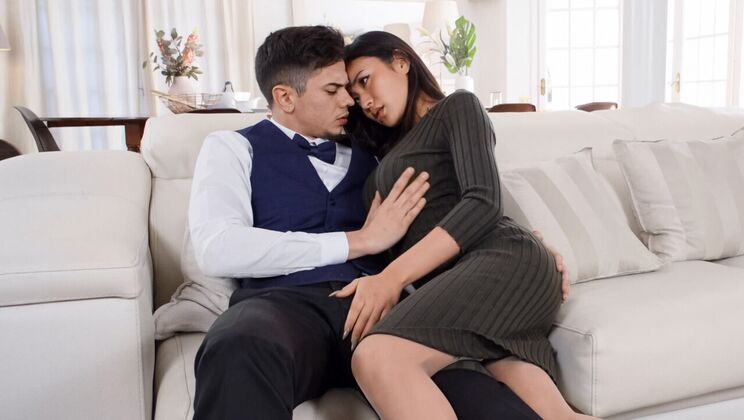  Footjob and Facial for Rae Lil Black 