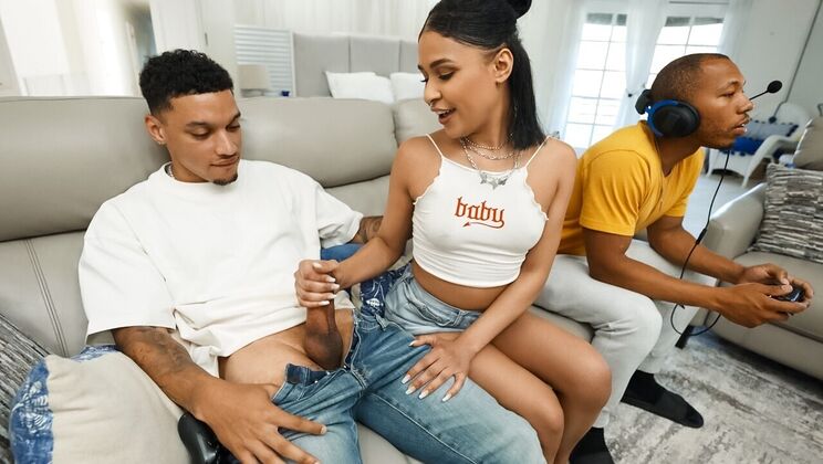 Ryder Rey's Amateur Blowjob for Air Thugger