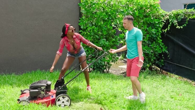 Amateur MILF Gets Pounded Doggystyle by Johnny