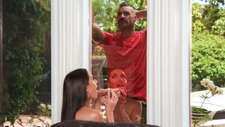 Desiree Dulce Uses a Dildo for Pleasure