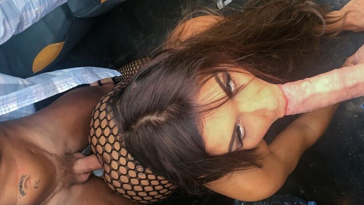 Two men give Princess Jas a deepthroat