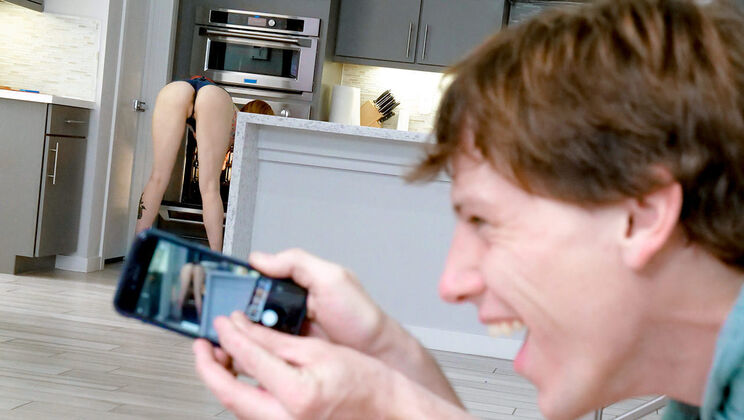 Lauren Phillips Ginger Creepshots Scene