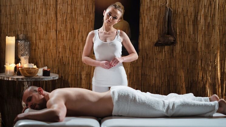 Pussy Licking and Ass Licking in Oil Massage