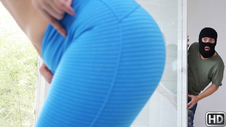 Catch Me If You Can: Shower Robbery Turns Sex