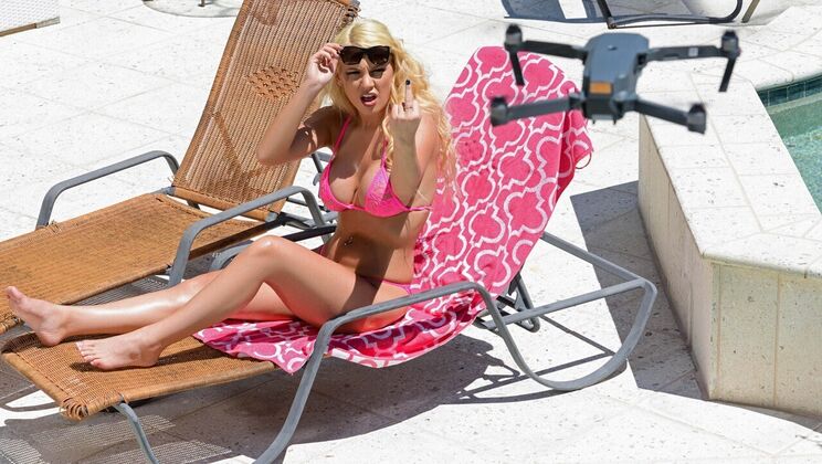 Glasses on MILF for Sexy Fun