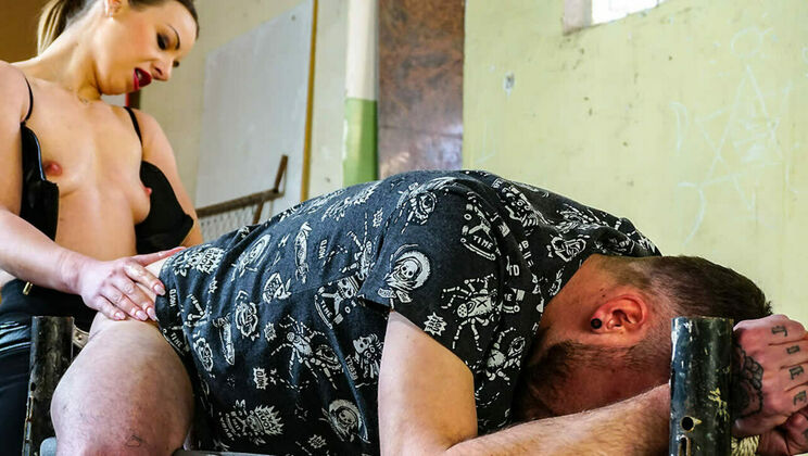 Lilit Sweet: Amateur Hardcore Sex