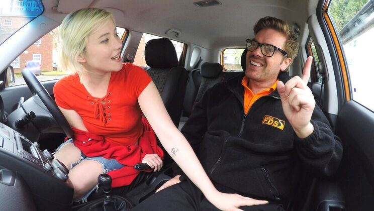 Blowjob and Creampie with a Shaven Art Girl