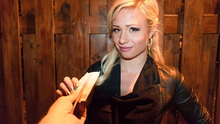 Gabi Gold's Ass Fingering and Fucking